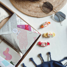 Charger l'image dans la galerie, Boîte de lecture surprise - Roman - Comme dans un roman d'été - Emily Henry