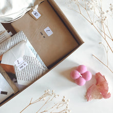 Charger l'image dans la galerie, Boîte de lecture - Cadeau fêtes des mères - Roman québécois - Les grands chavirement de Lyne Vanier